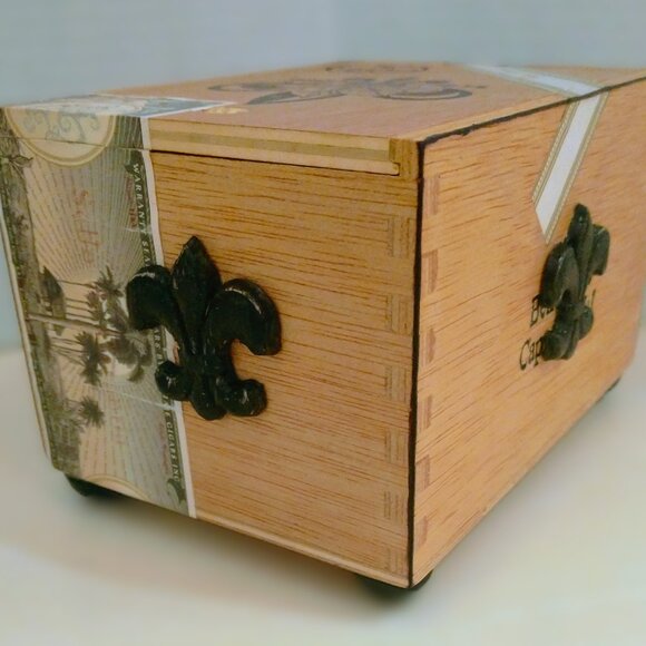 Suenos de Saundra Upcycled, RARE TATUAJE Cigar Box, Decor/ Storage - Picture 6 of 11